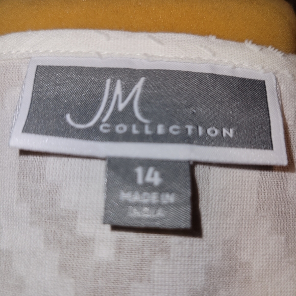 JM Collection: White Top - Picture 8 of 9